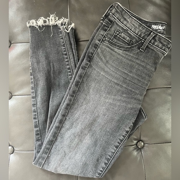 Mossimo | Mid Rise Cropped Distressed Jegging - Picture 3 of 4